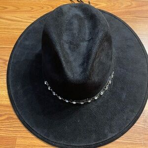 Women’s Wide Brim Black Hat